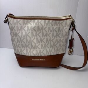 Michael Kors Bedford Medium Logo Messenger Crossbody Bucket Bag Purse Adj Strap